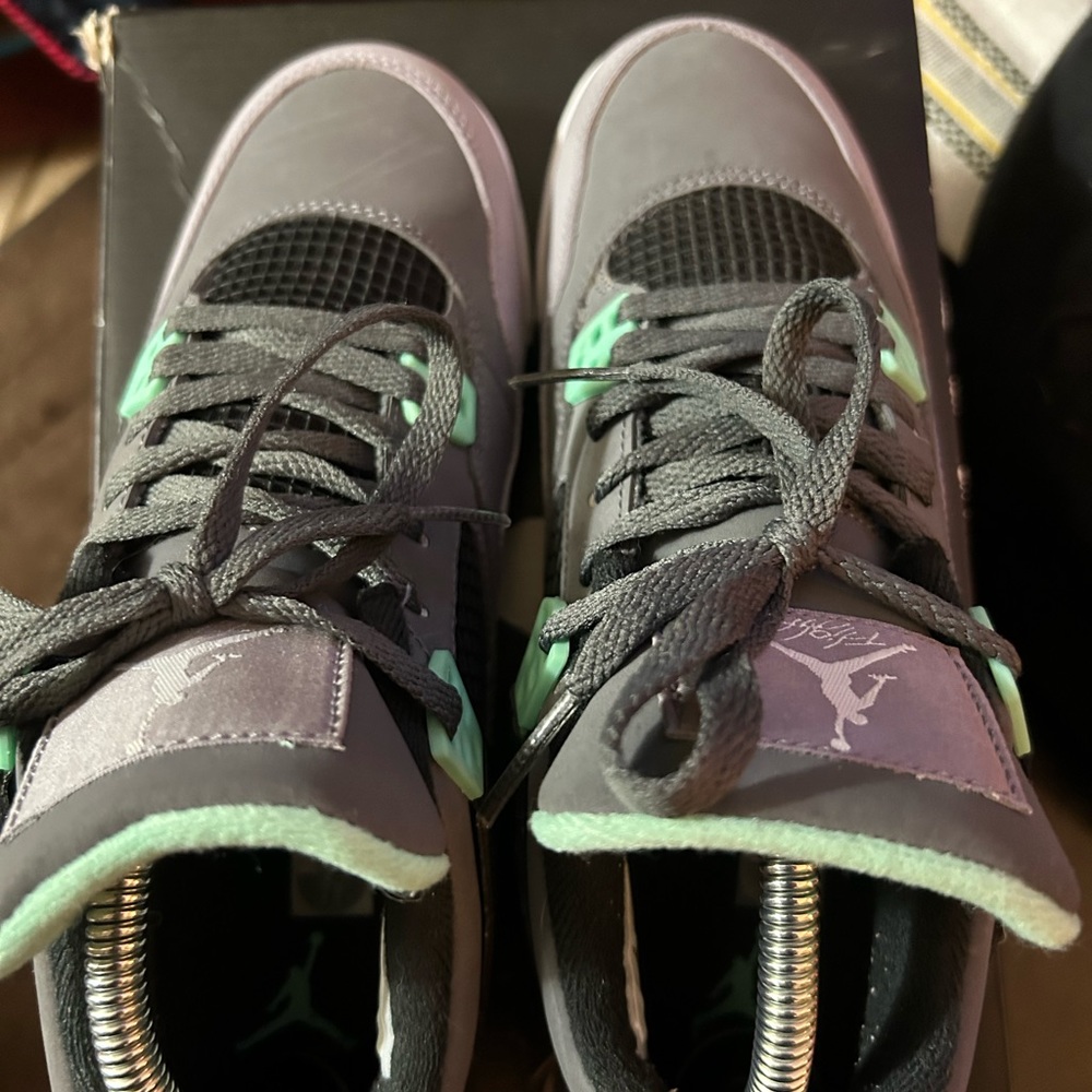 Jordan 4 Green Glow - Picture 3 of 9